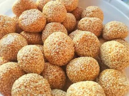 কুষ্টিয়ার বিখ্যাত তিলের নাড়ু