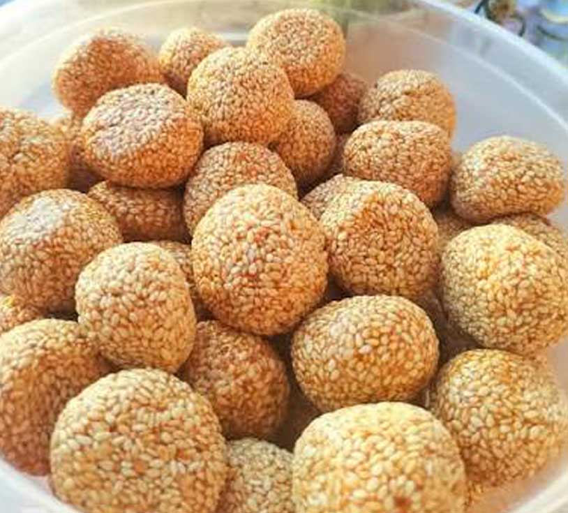 কুষ্টিয়ার বিখ্যাত তিলের নাড়ু