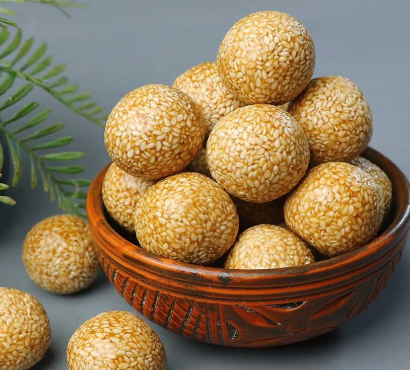 সাদা তিলের নাড়ু